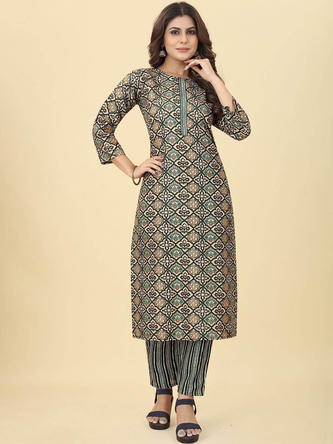 

KALINI Ethnic Motifs Printed Regular Kurta with Trousers, Green