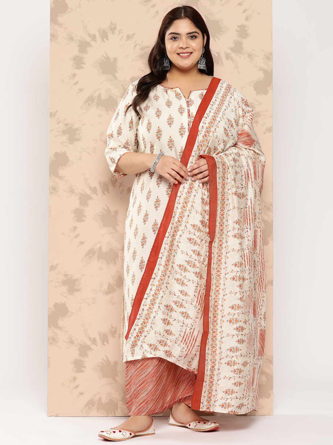 

EXTRA LOVE BY LIBAS Plus Size Floral Printed Kurta With Palazzos & Dupatta, Cream