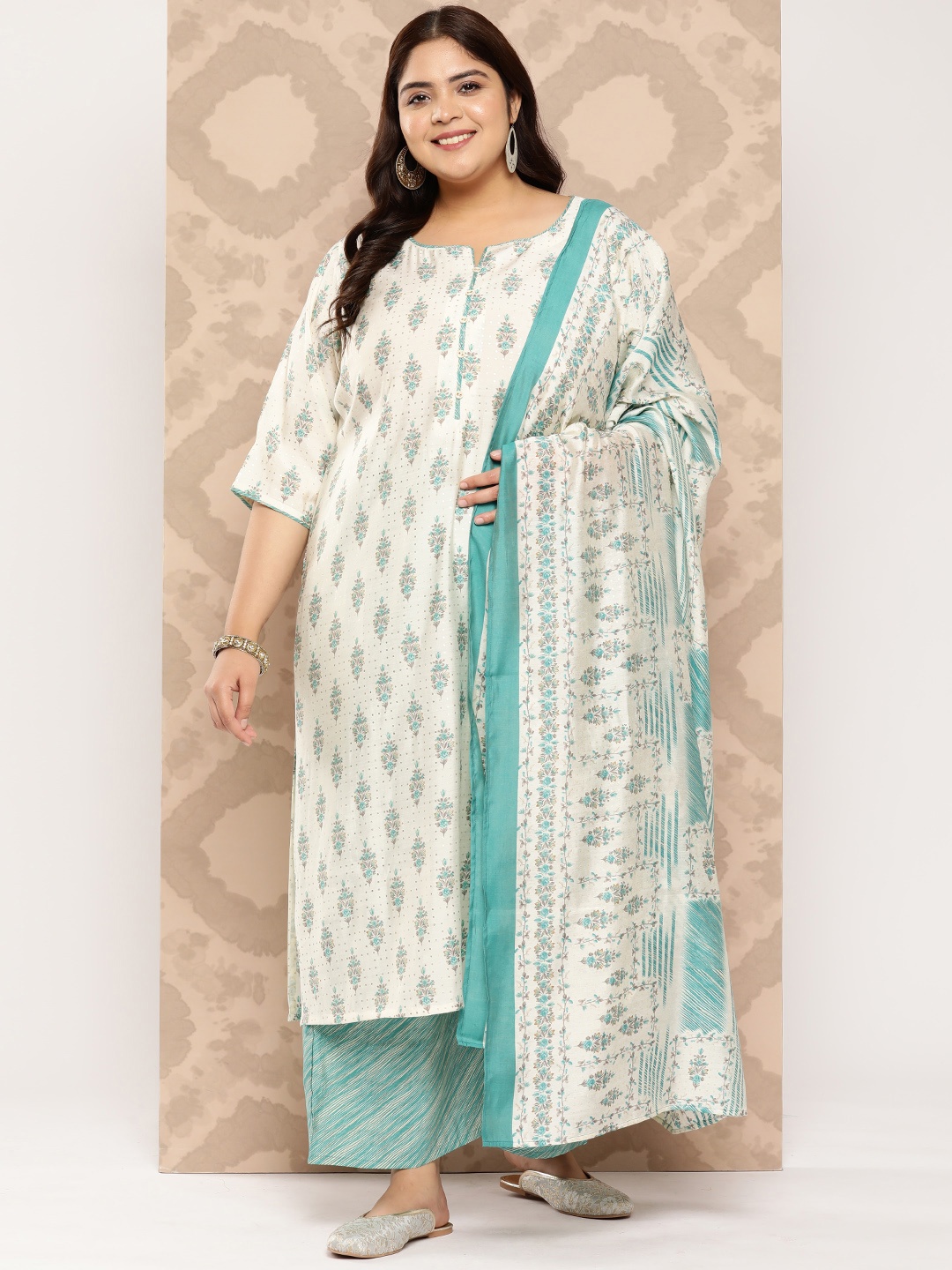 

EXTRA LOVE BY LIBAS Plus Size Floral Printed Regular Kurta with Palazzos & With Dupatta, Off white