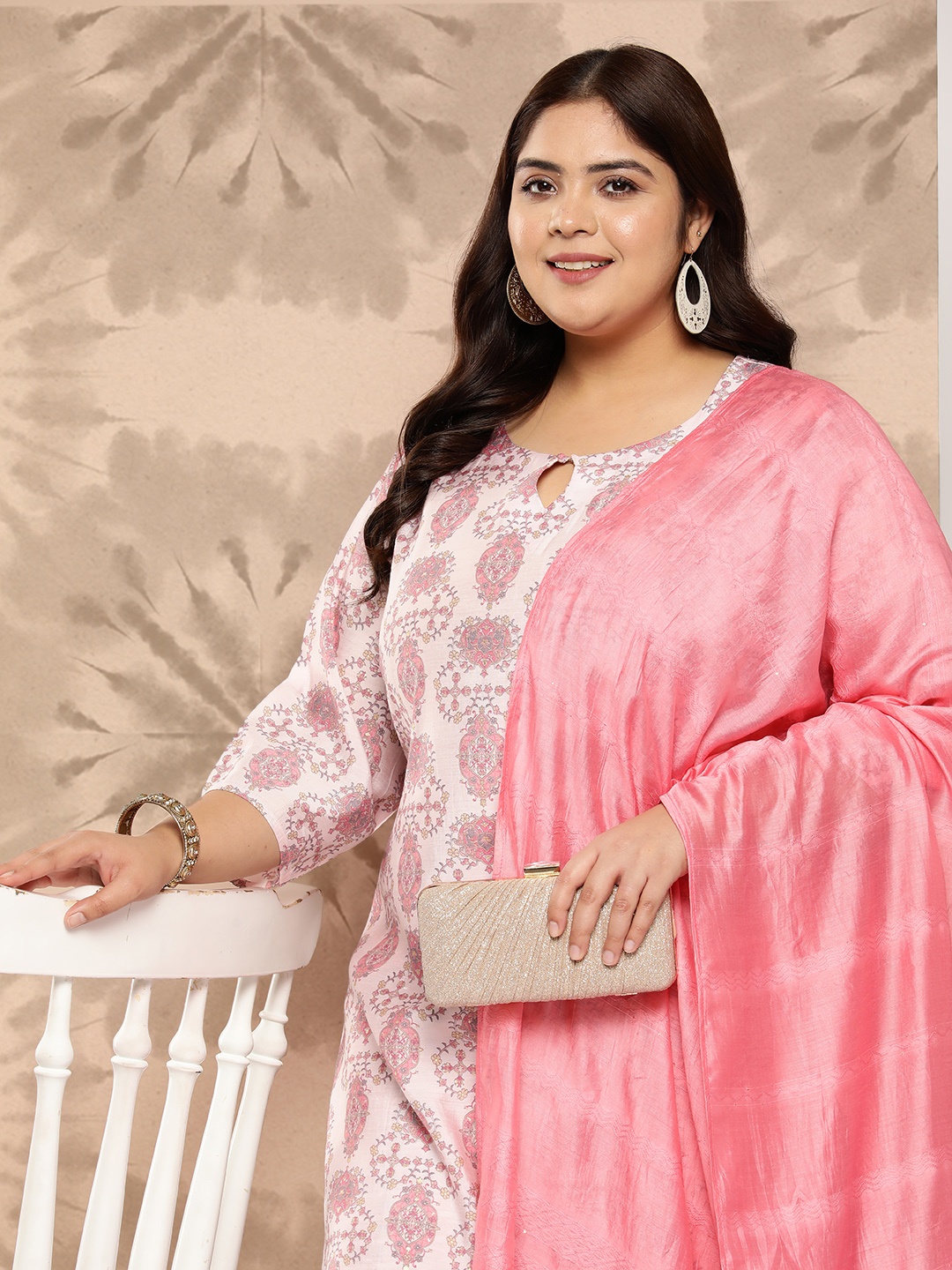 

EXTRA LOVE BY LIBAS Plus Size Floral Printed Regular Kurta with Trousers & With Dupatta, Pink