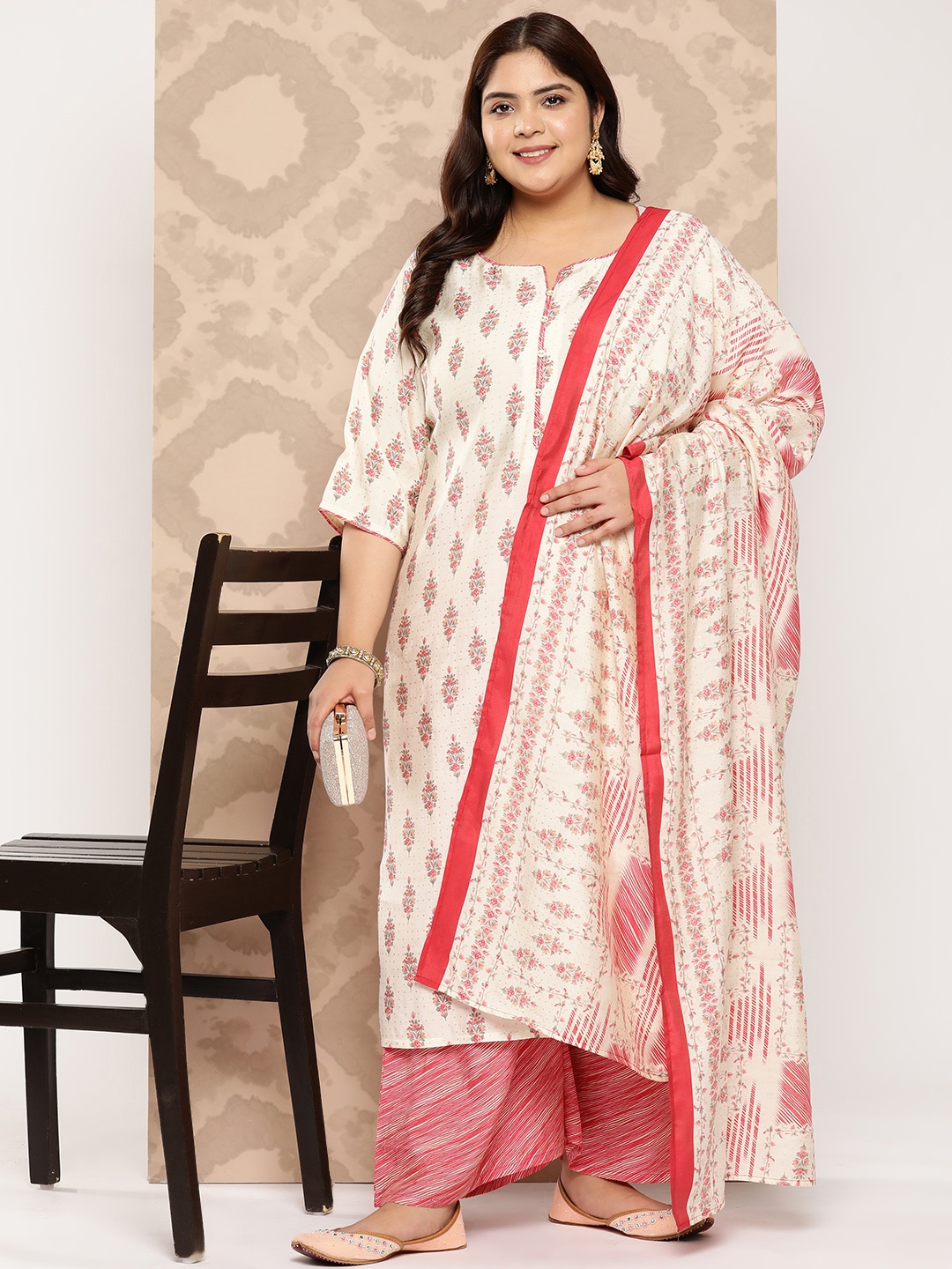 

EXTRA LOVE BY LIBAS Plus Size Women Floral Printed Regular Kurta with Palazzos & Dupatta, Cream