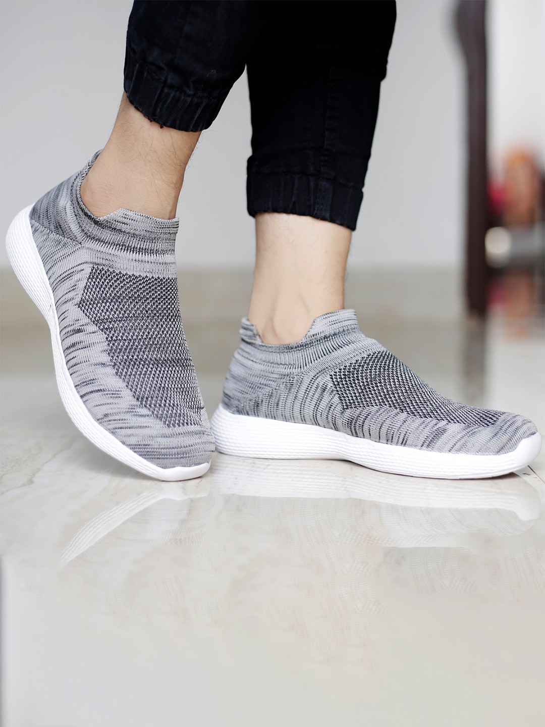 

Bxxy Men Grey Mesh Running Non-Marking Shoes