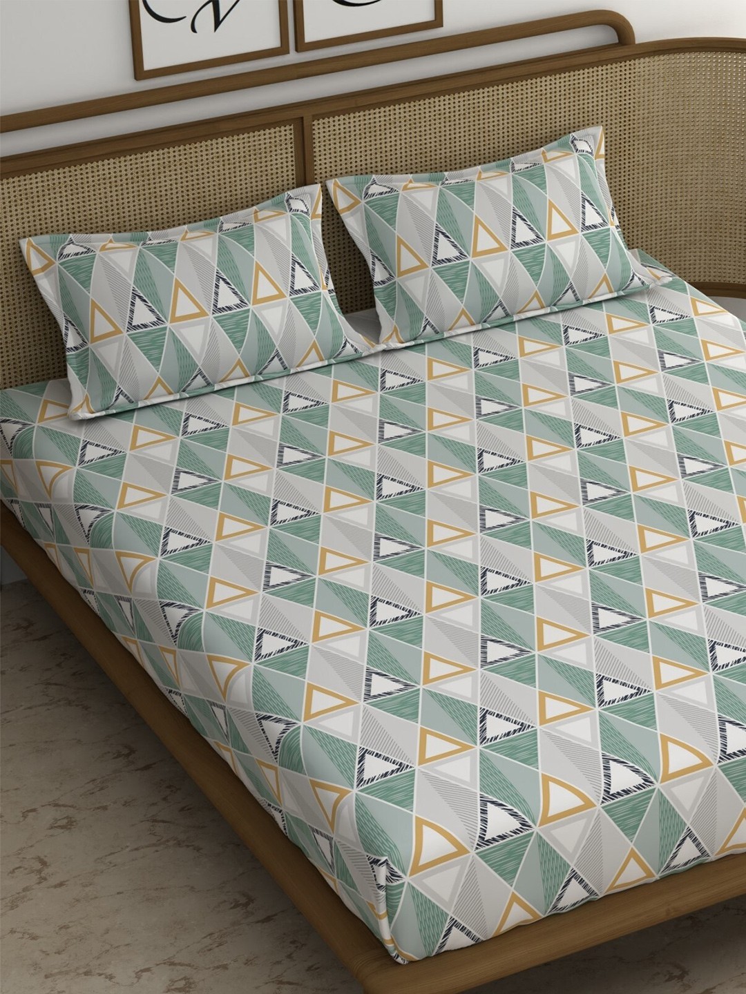 

CHHAVI INDIA Grey & Green Geometric Printed 210 TC King Bedsheet & 2 Pillow Covers
