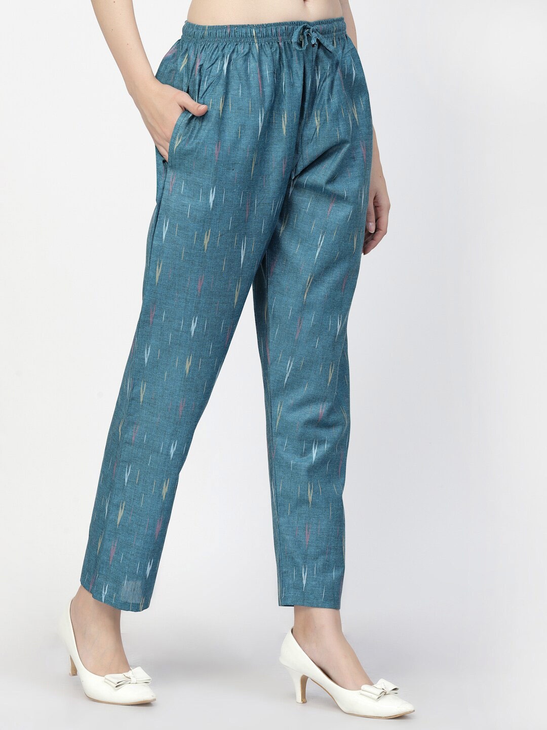 

Vastraa Fusion Women Geometric Printed Cotton Trousers, Green