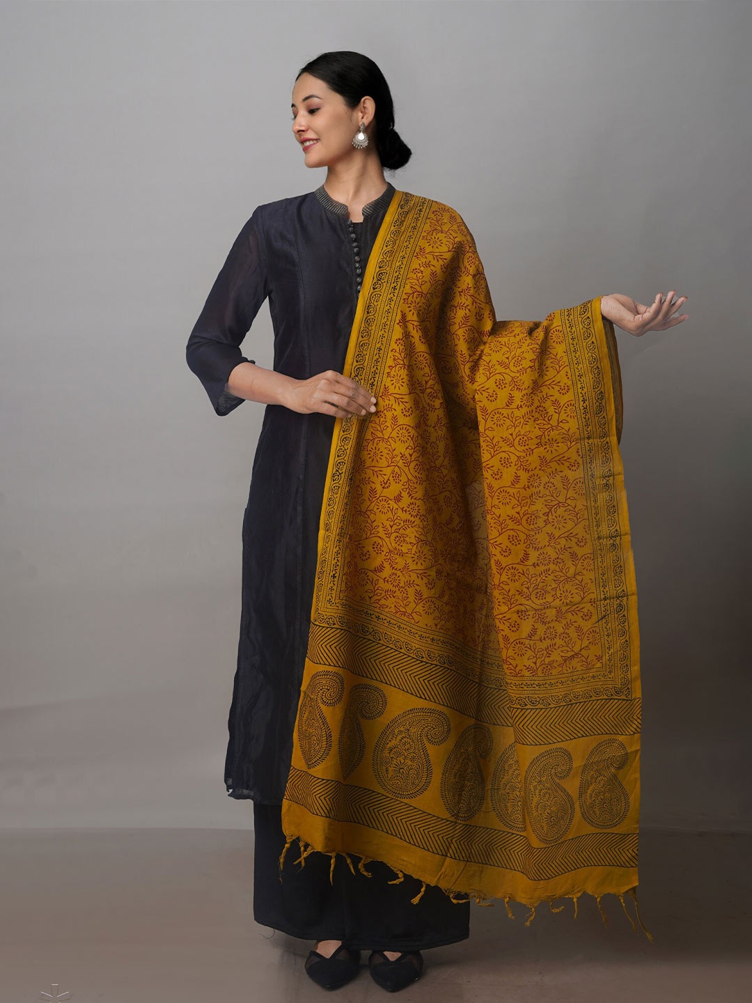 

Unnati Silks Ethnic Motifs Printed Pure Cotton Block Print Dupatta, Green