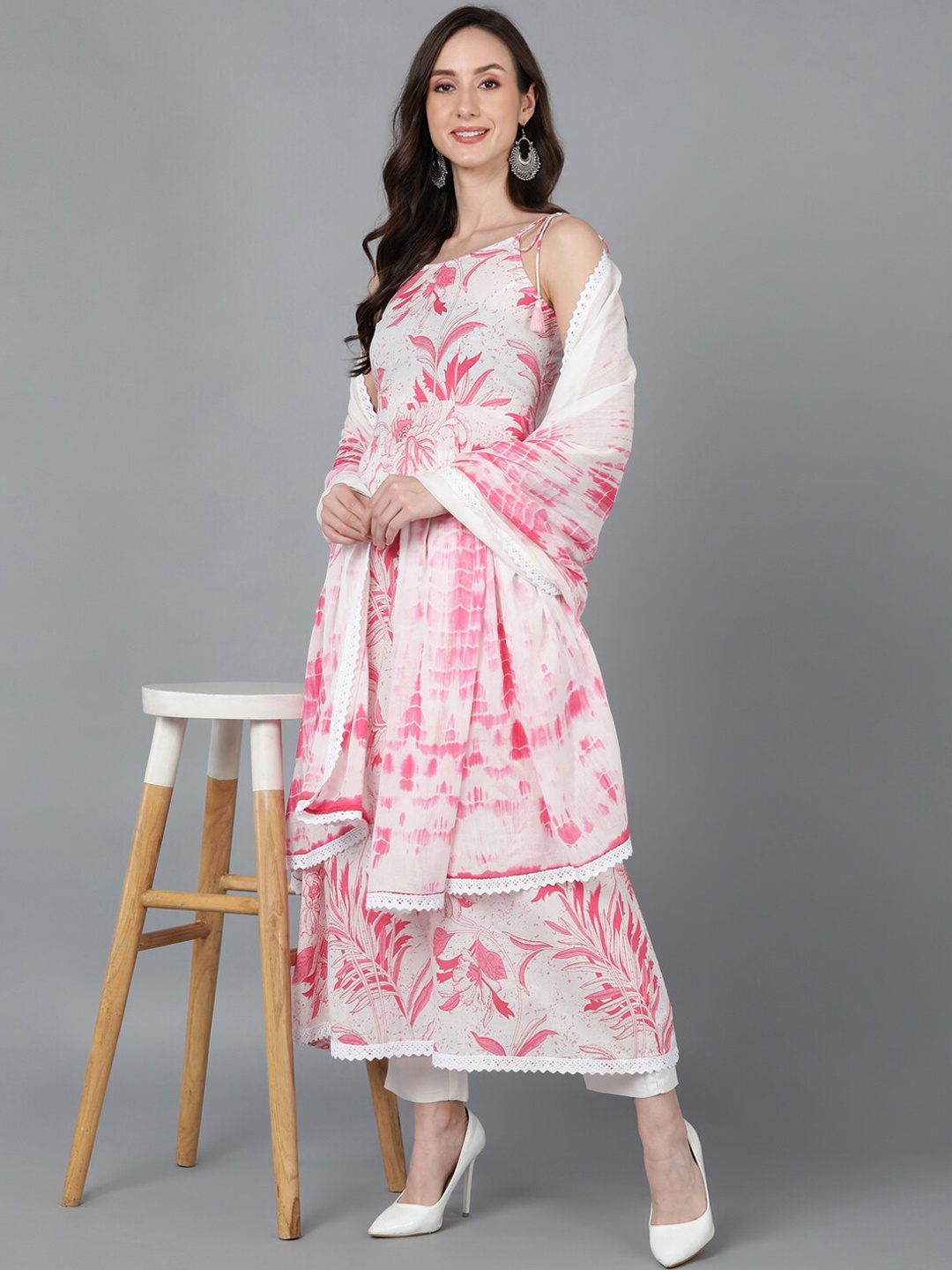 

AHIKA White & Pink Floral Printed A-Line Pure Cotton Kurta with Trousers & Dupatta