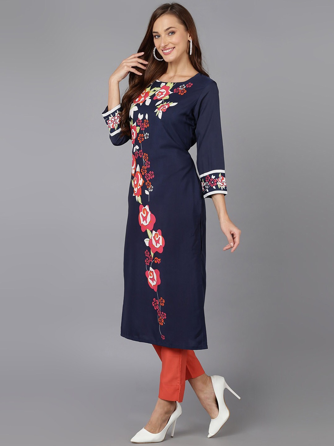 

AHIKA Navy Blue & Pink & White Floral Printed Kurta