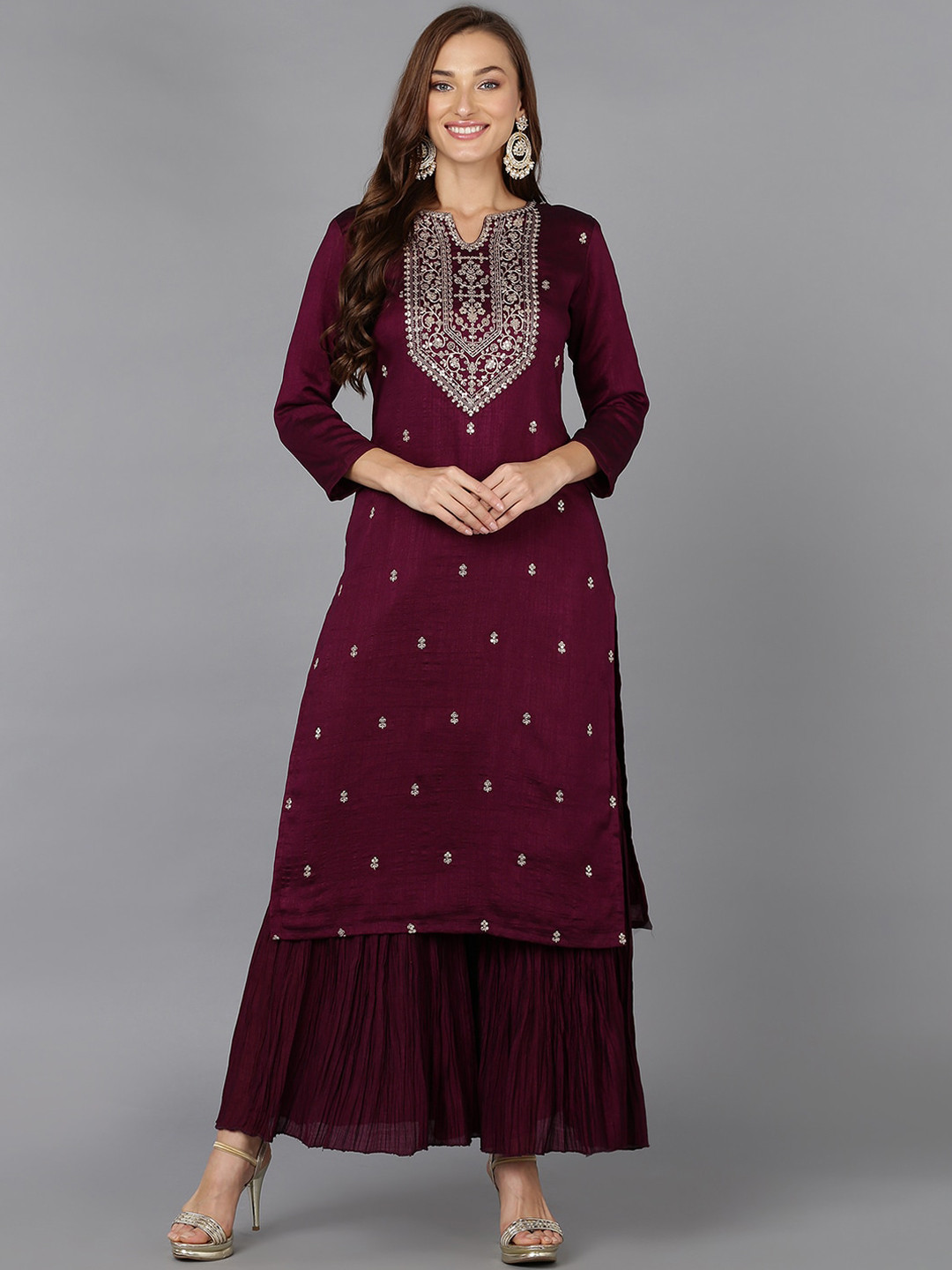 

AHIKA Burgundy & Gold Ethnic Motif Yoke Design Notched Neck Thread Work Kurta
