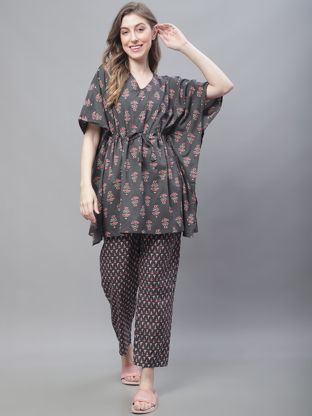 

TAG 7 Ethnic Motifs Printed Pure Cotton Night Suit, Grey