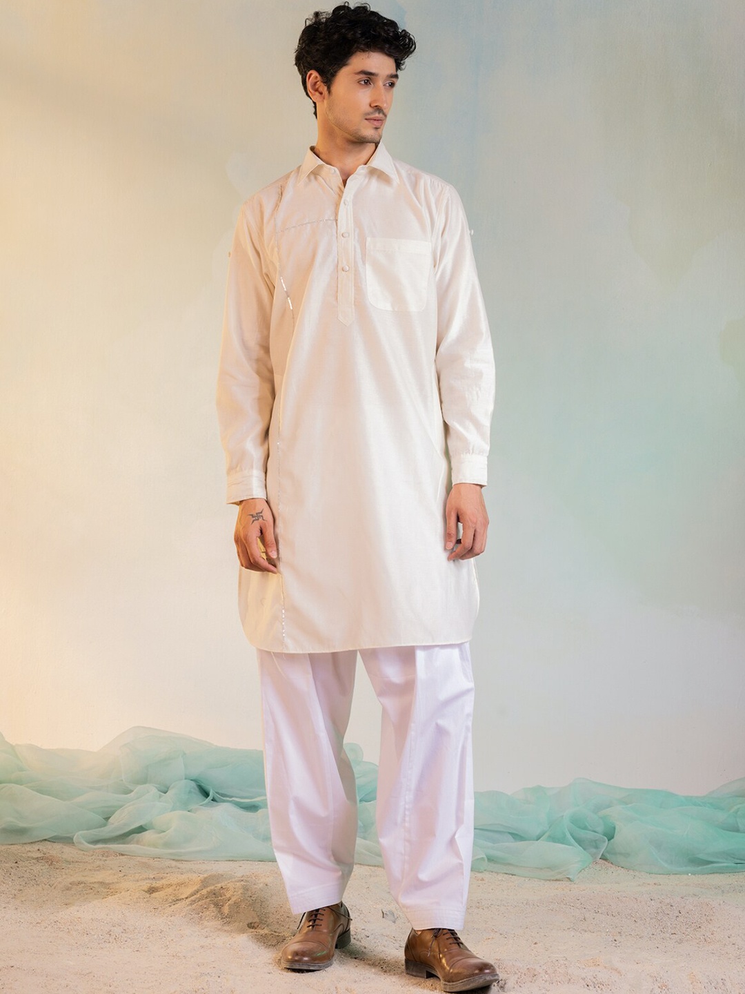 

charkhee Band Collar Sequinned Pathani Chanderi Cotton Kurta with Trousers & Nehru Jacket, Off white