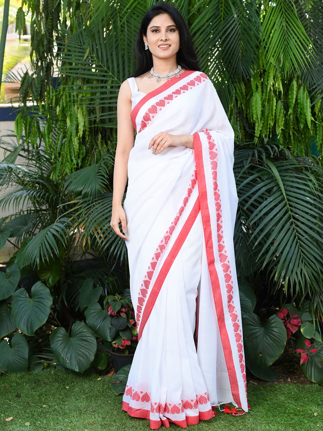 

BEATITUDE Pure Cotton Handloom Saree, White