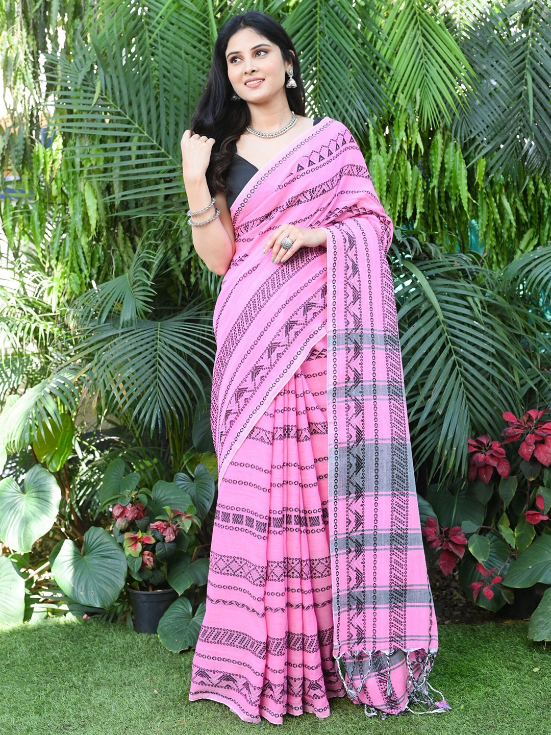 

BEATITUDE Geometric Woven Design Zari Pure Cotton Saree, Pink