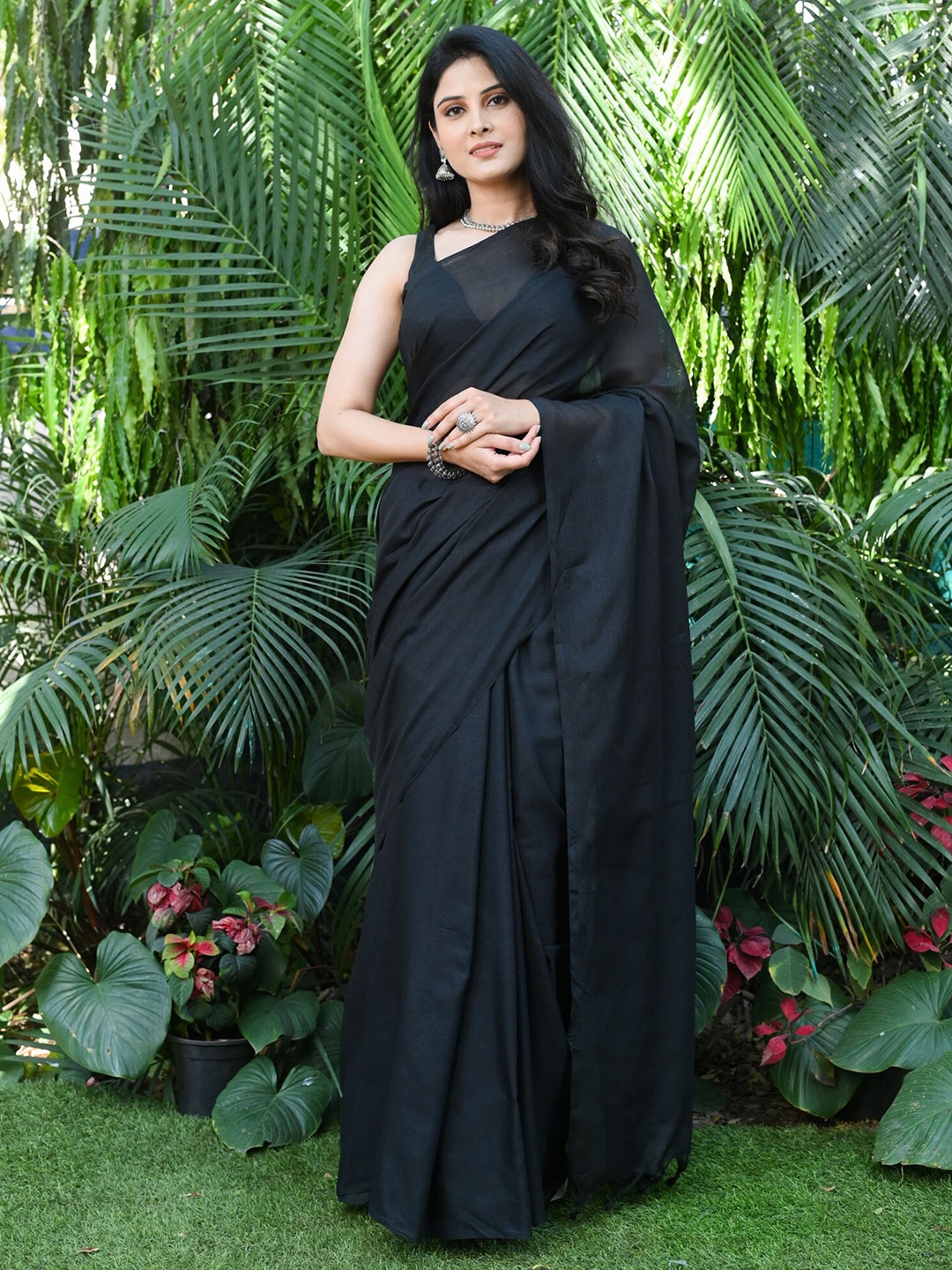 

BEATITUDE Pure Cotton Handloom Saree, Black