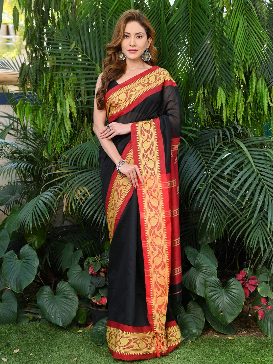 

BEATITUDE Woven design Zari Pure Cotton Saree, Black