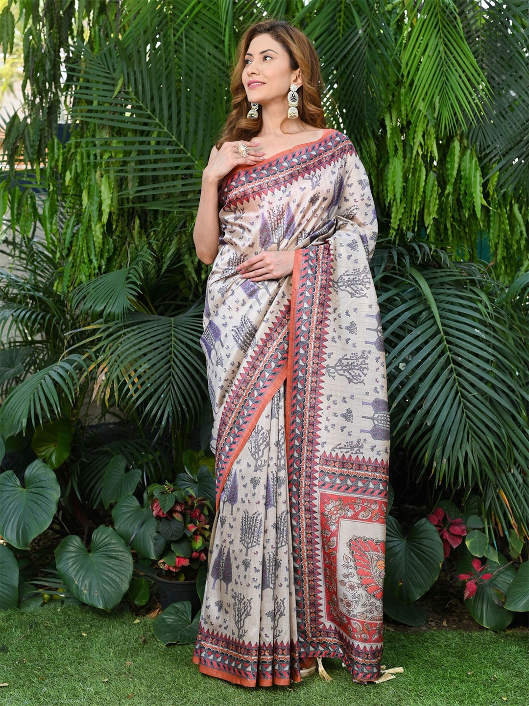 

BEATITUDE Abstract Printed Silk Blend Saree, Cream