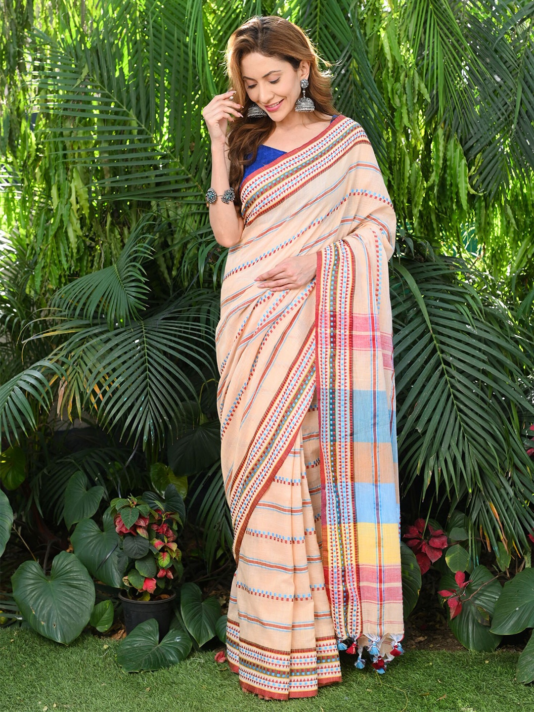 

BEATITUDE Striped Pure Cotton Handloom Saree, Peach