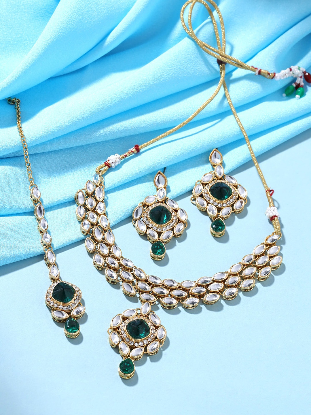 

Yellow Chimes Gold-Plated Kundan-Studded & Beaded Jewellery Set