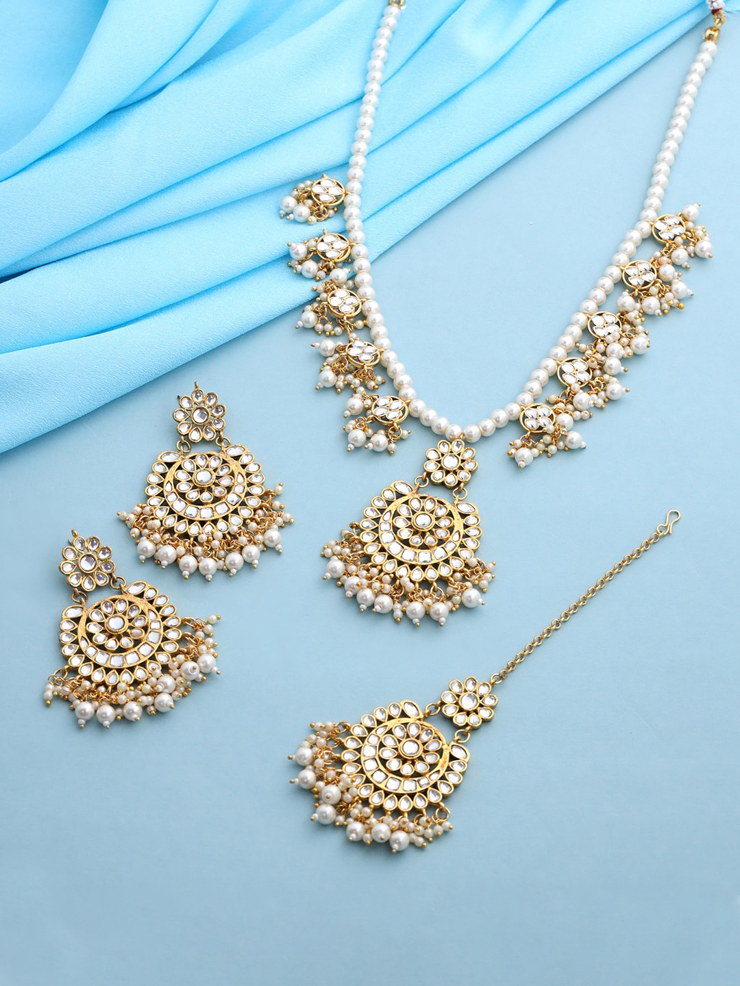 

Yellow Chimes Gold-Plated Kundan Studded & Beaded Jewellery Set