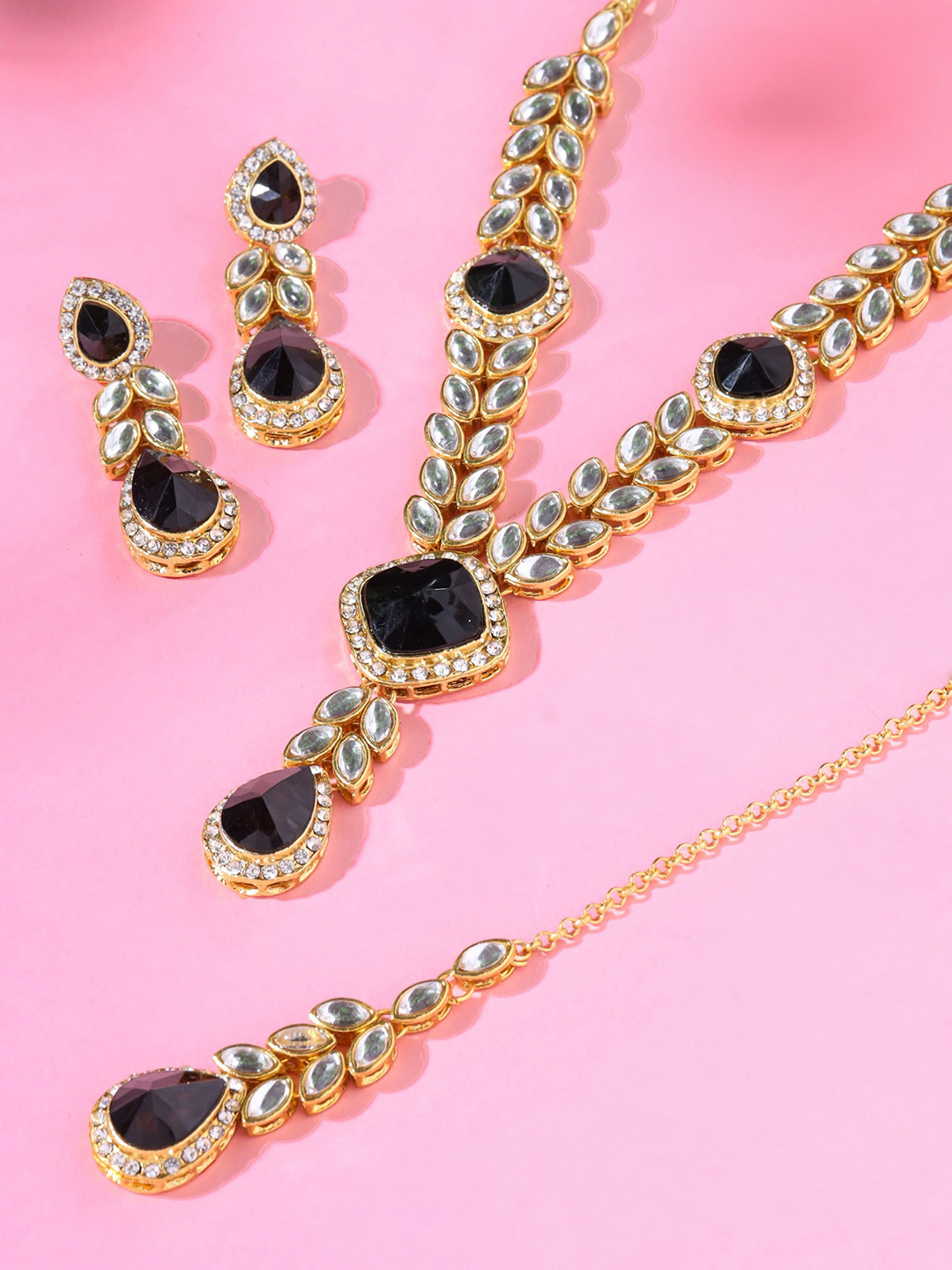 

Yellow Chimes Gold-Plated Kundan Studded Jewellery Set