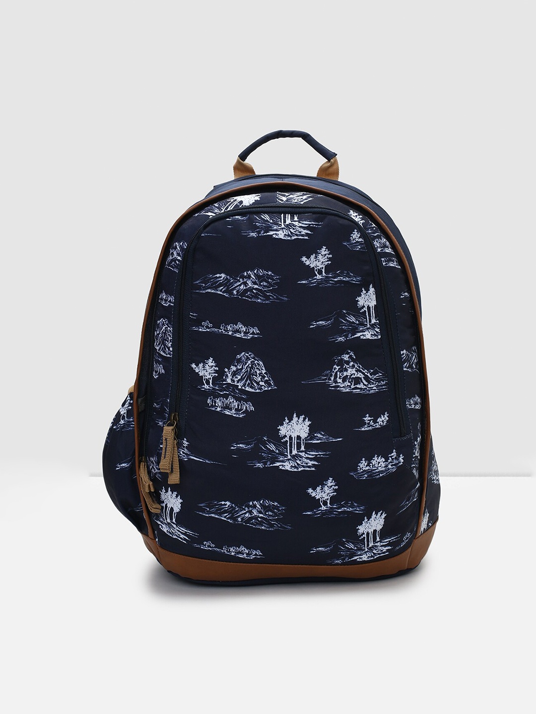 

max Men Graphic Printed Backpack, Blue