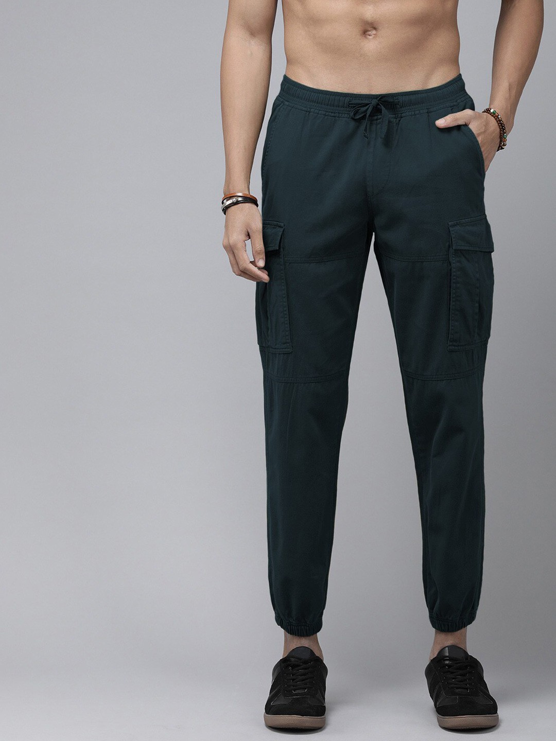 

Roadster Men Navy Blue Mid Rise Cotton Lycra Cargo Trousers