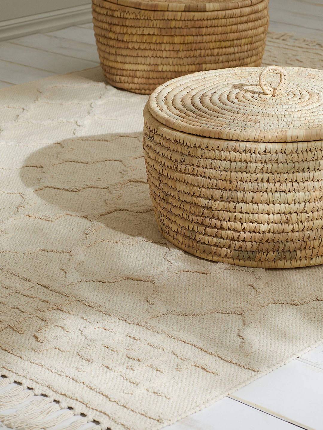 

H&M Beige Braided Straw Basket