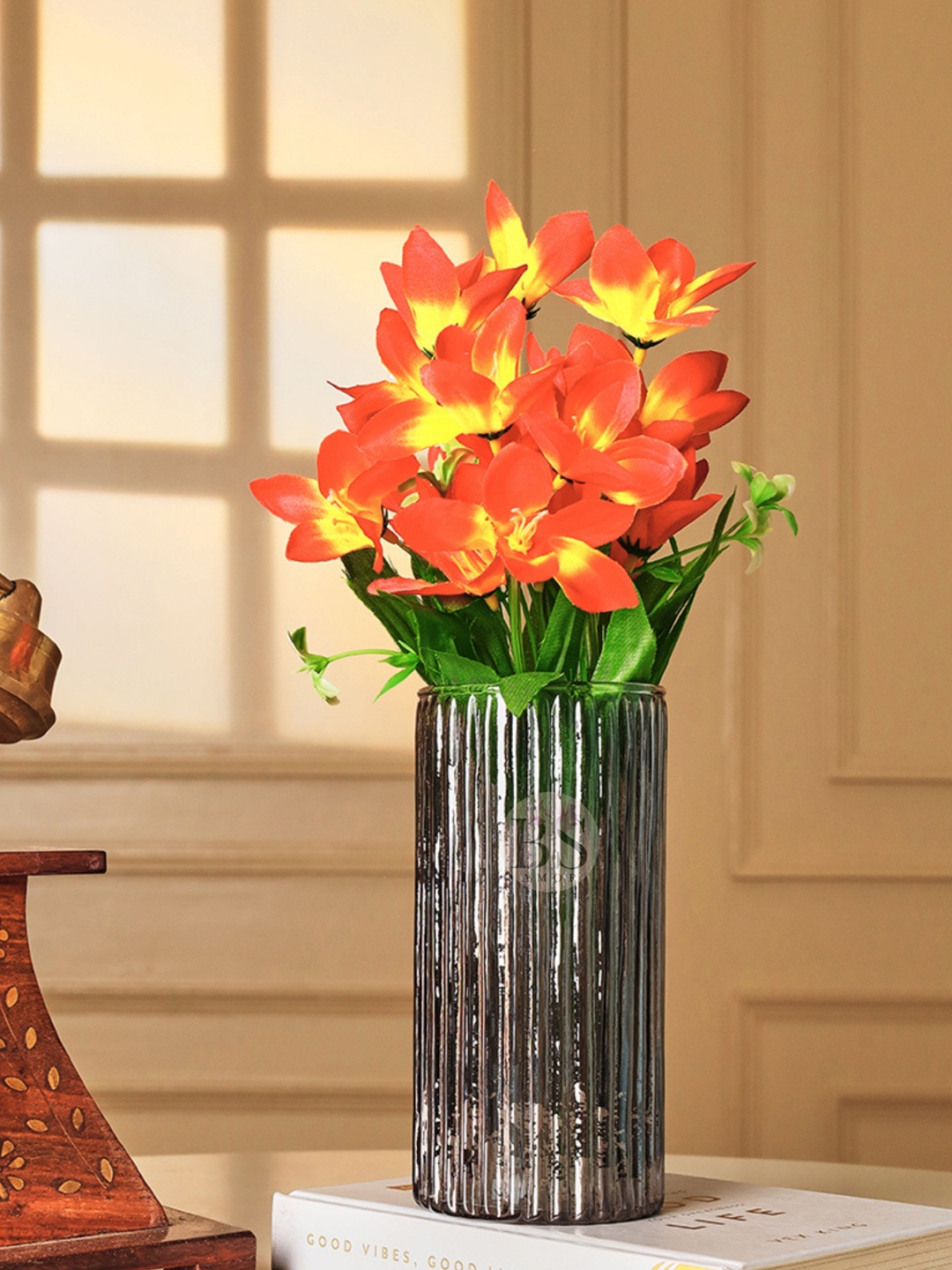 

BS AMOR Red & Transparent Lily Artificial Flowers With Vase