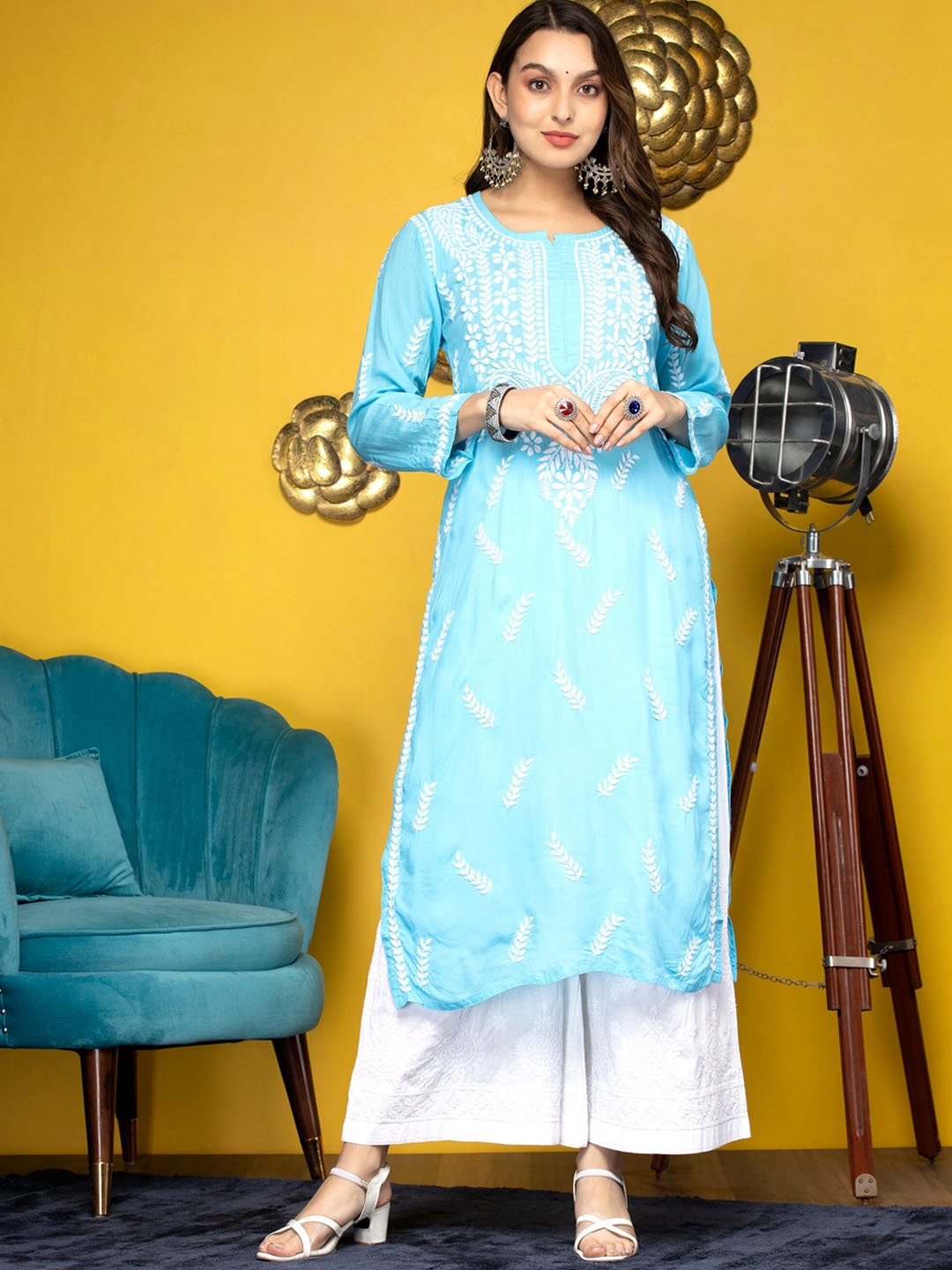

PARAMOUNT CHIKAN Ethnic Motifs Embroidered Chikankari Kurta, Turquoise blue