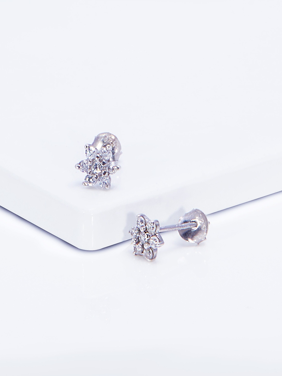 

AKSA Rhodium-Plated Floral Studs Earrings, Silver