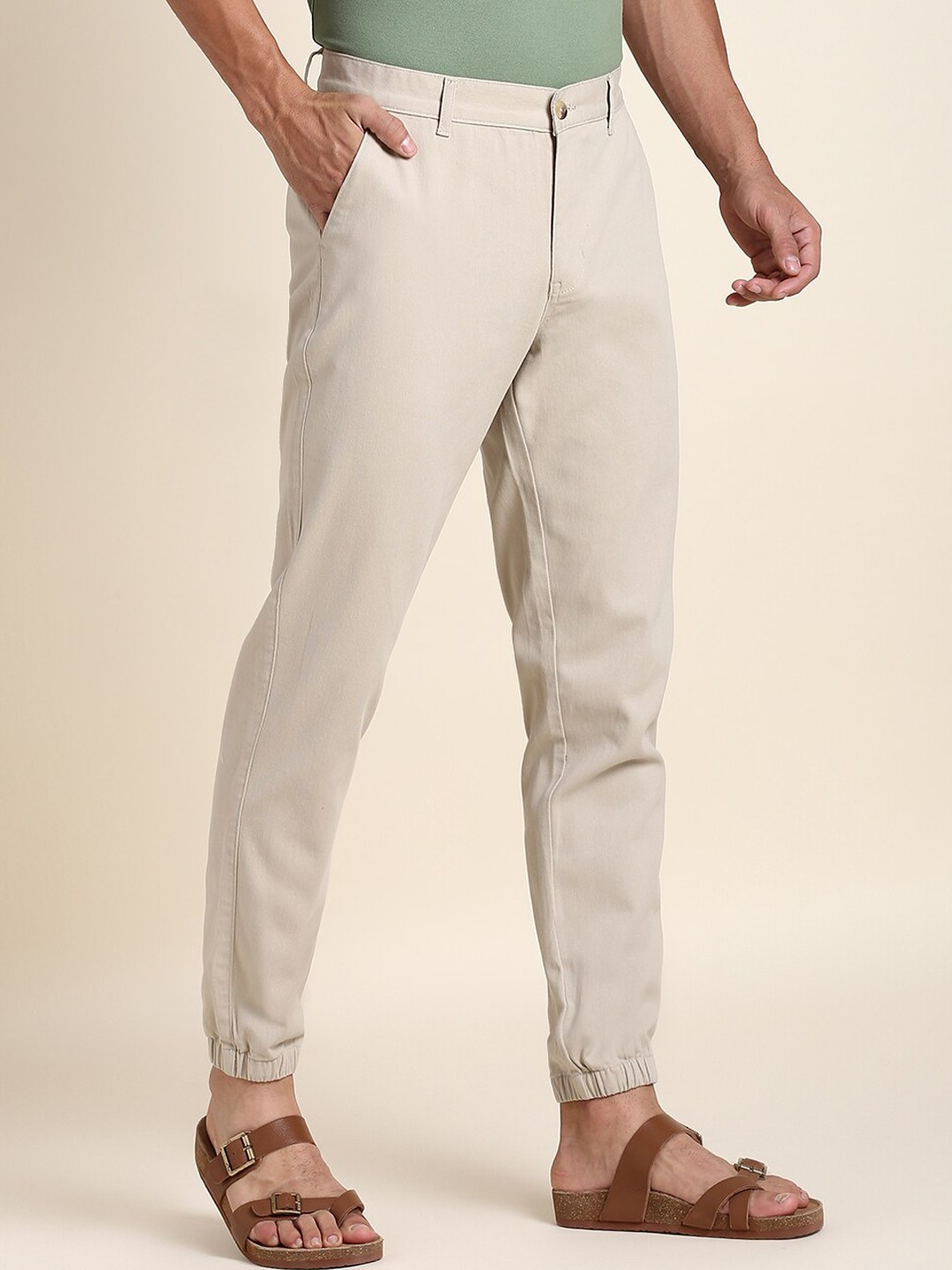 

Dennis Lingo Men Comfort Mid Rise Plain Slim Fit Joggers, Beige