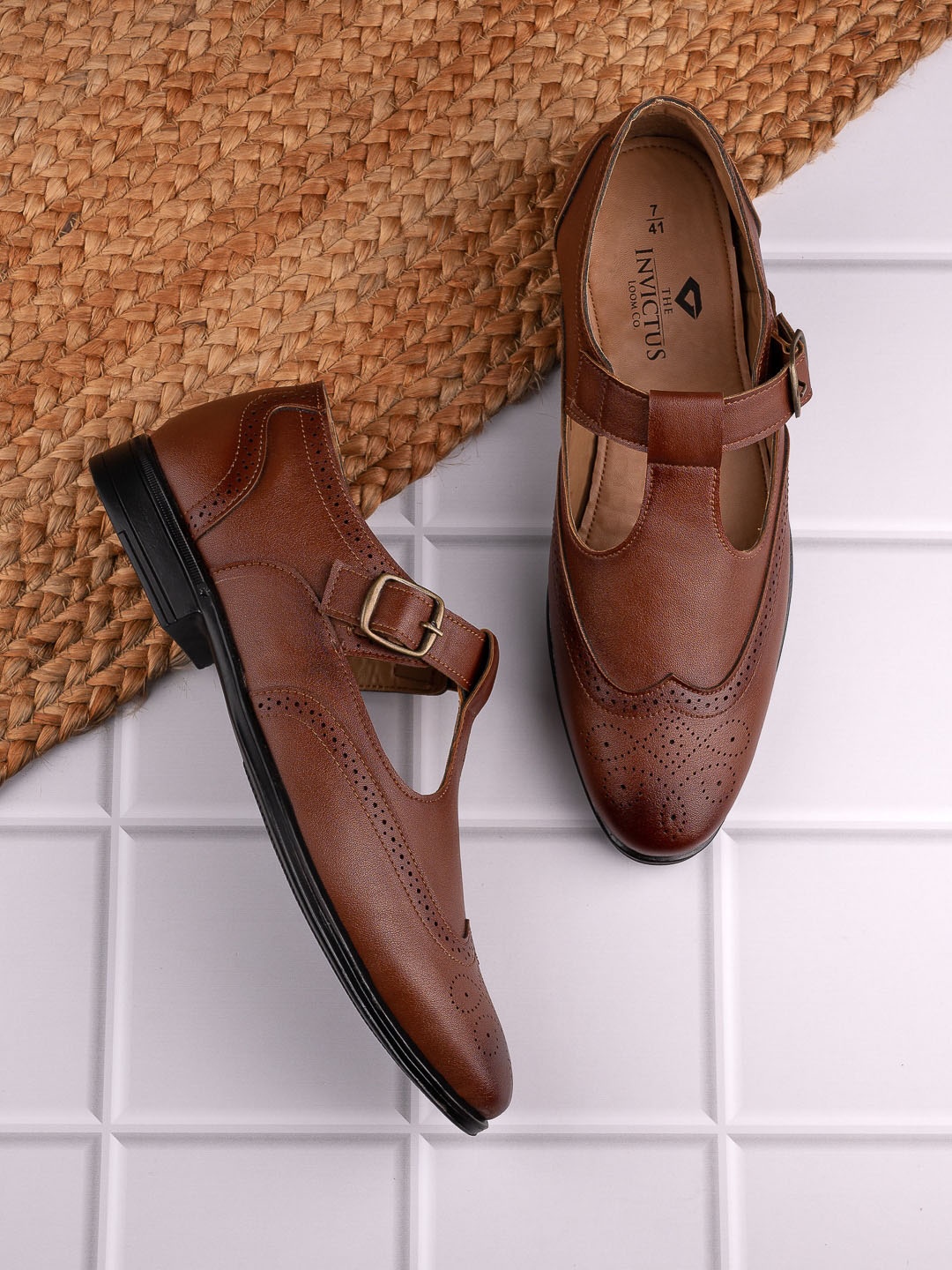 

INVICTUS Men Buckled Formal Brogues, Tan