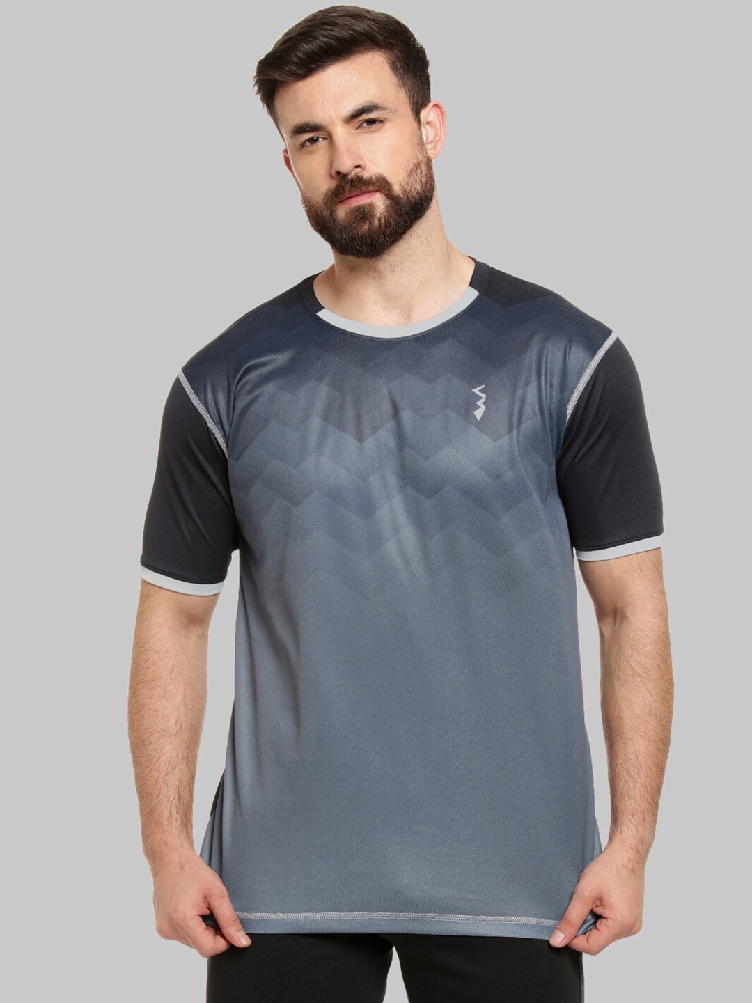 

Campus Sutra Black & Charcoal Round Neck Short Sleeves Shorts T-shirt