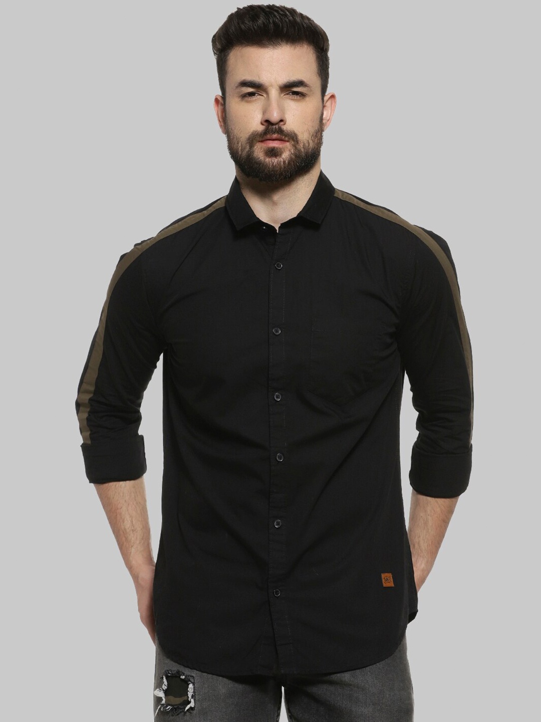 

Campus Sutra Black Spread Collar Classic Fit Cotton Casual Shirt