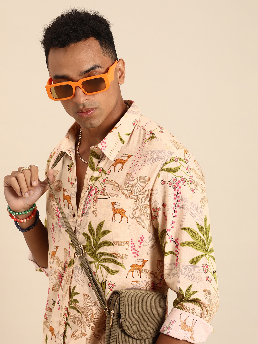 

Sangria Men Beige Relaxed Opaque Printed Casual Shirt