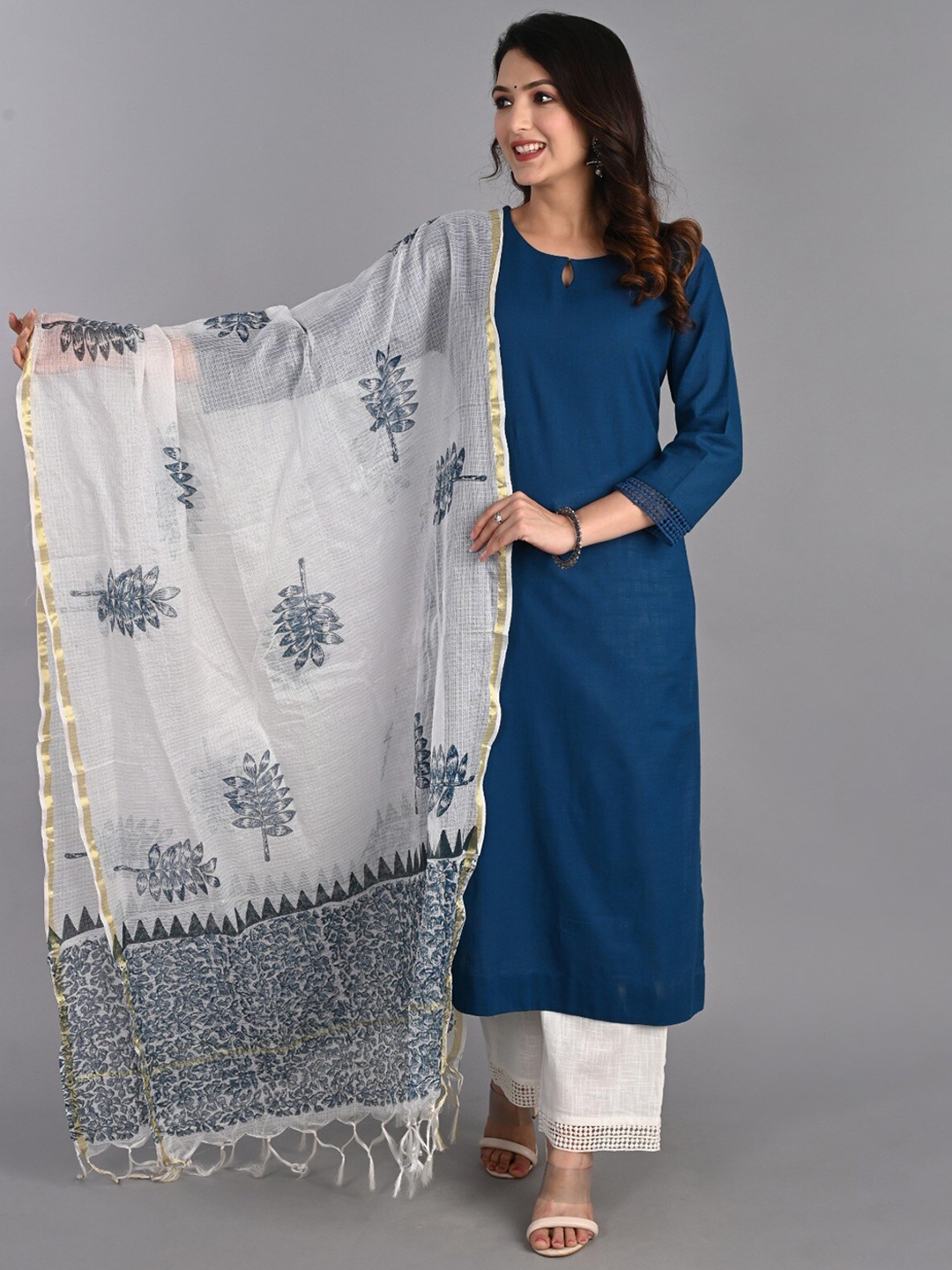 

Do Dhaage Keyhole Neck Pure Cotton Kurta With Palazzos & Dupatta, Navy blue