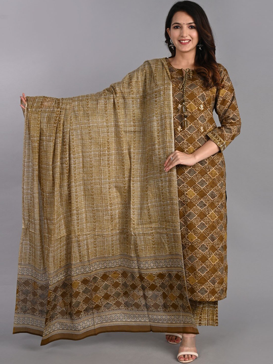

Do Dhaage Printed Tie Up Neck Thread Work Pure Cotton Kurta With Palazzos & Dupatta, Mustard