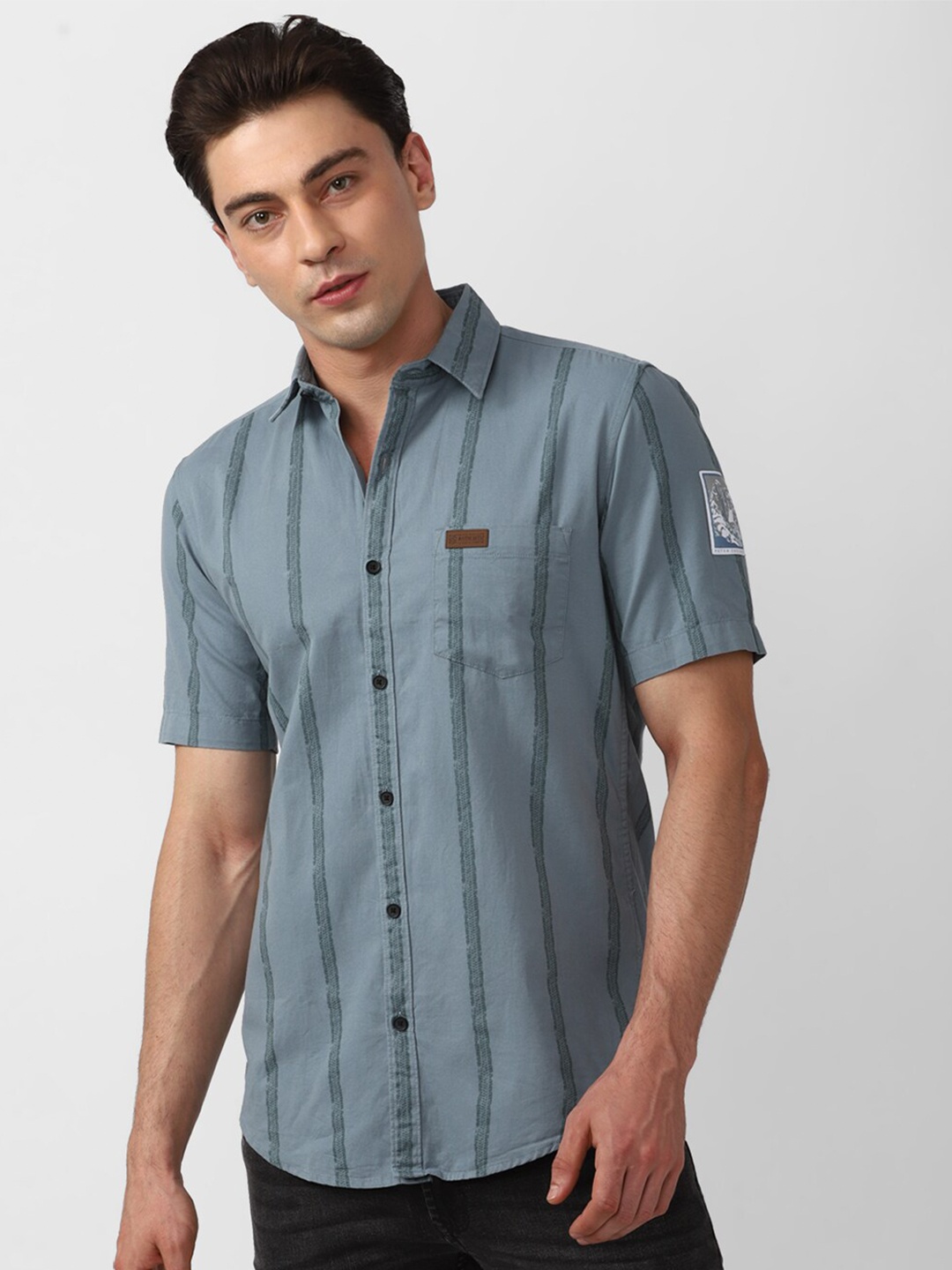 

Peter England Casuals Vertical Striped Spread Collar Pure Cotton Slim Fit Casual Shirt, Blue