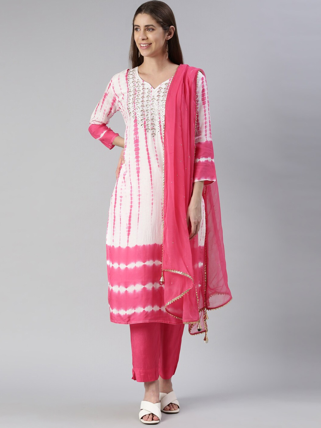 

Neerus Abstract Printed Gotta Patti Kurta with Trousers & With Dupatta, Pink