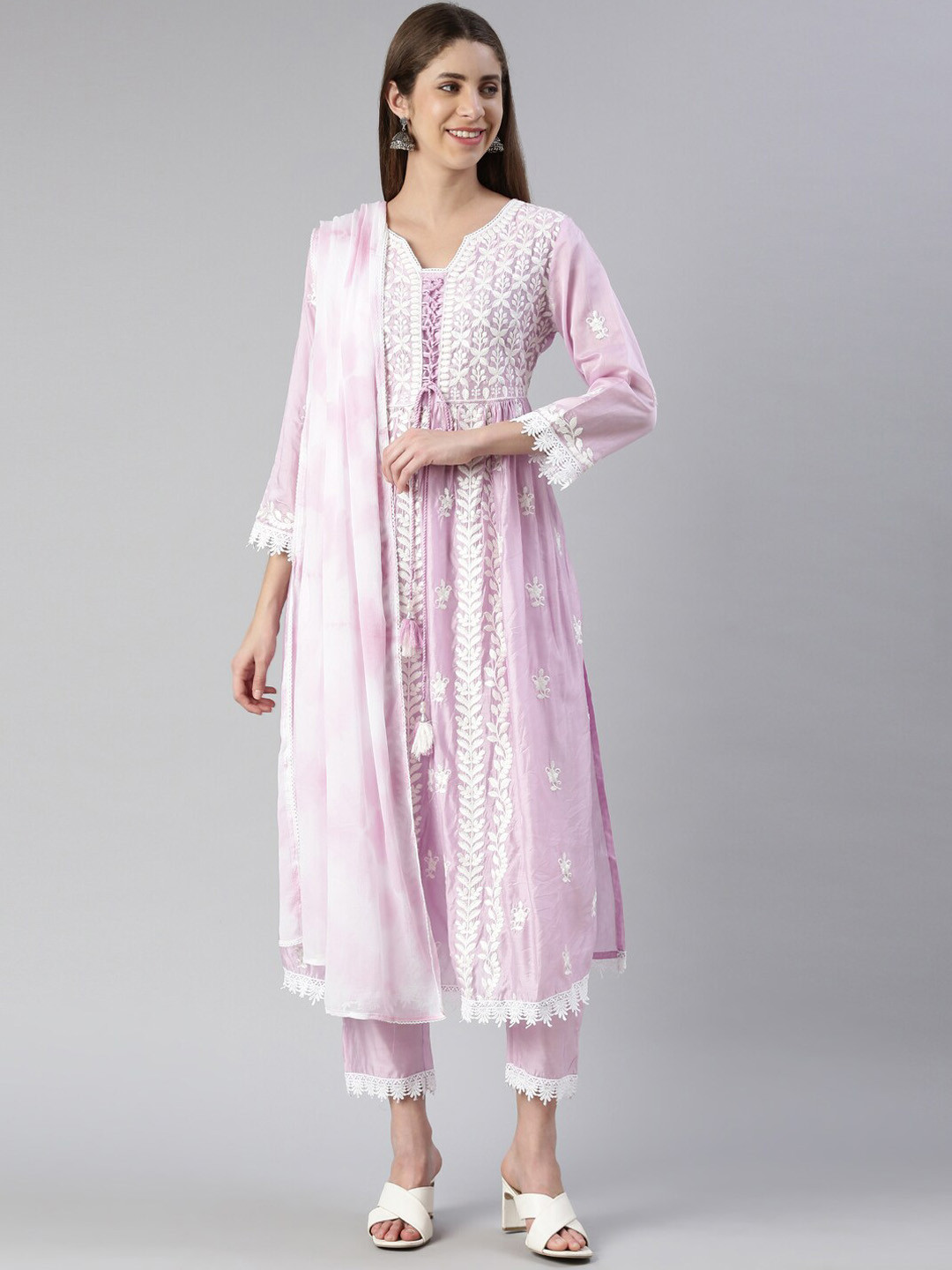 

Neerus Ethnic Motifs Embroidered Thread Work Chanderi Silk Kurta with Trousers & With, Lavender