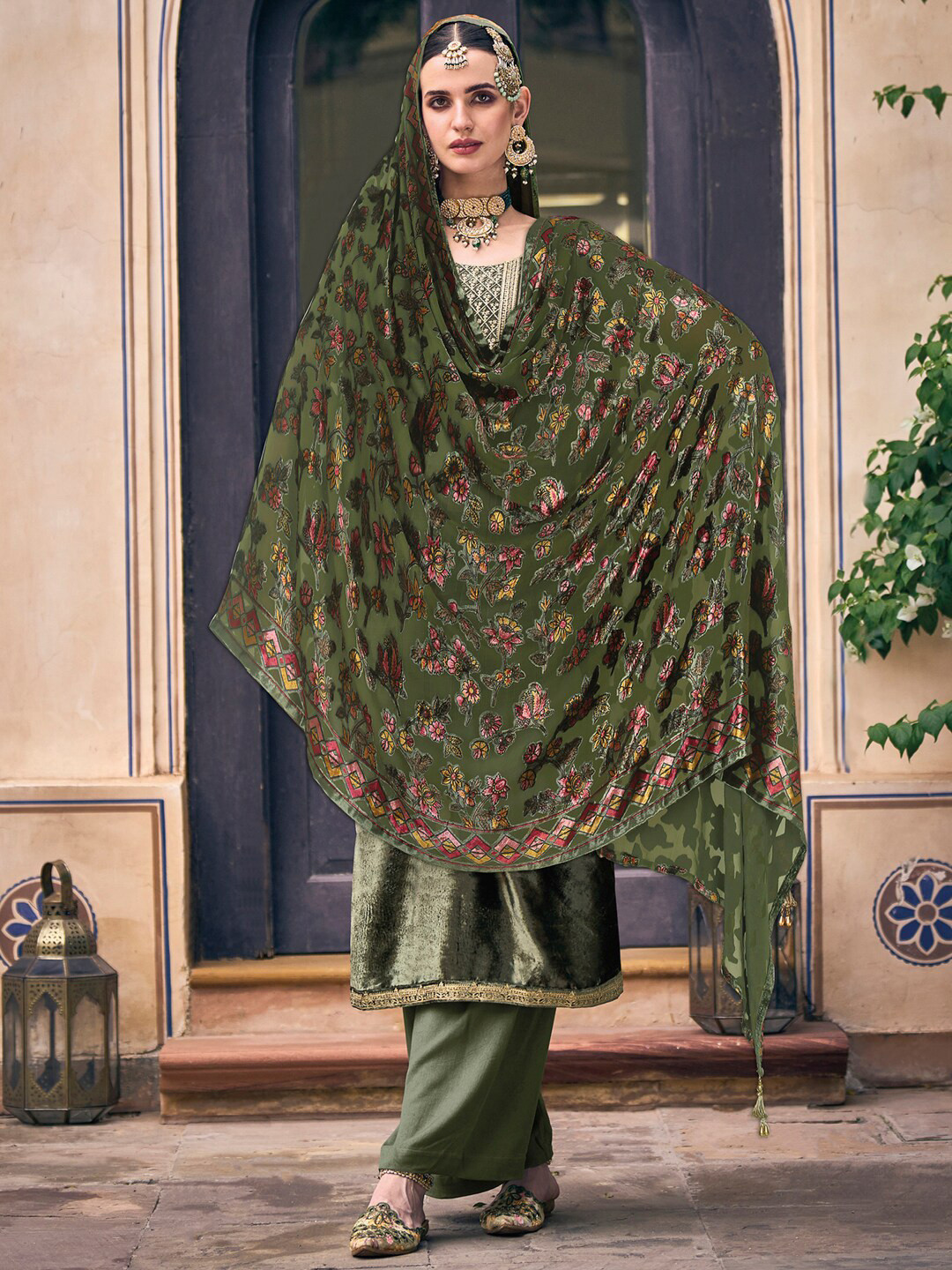 

Stylee LIFESTYLE Embroidered Velvet Unstitched Dress Material, Green