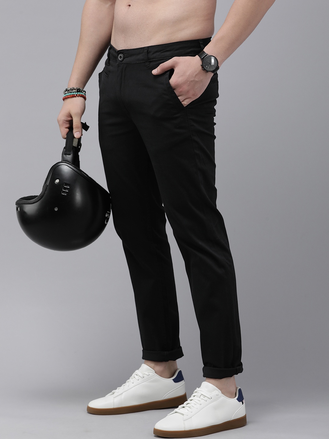 

Roadster Men Comfort Regular Fit Chinos Trousers, Black