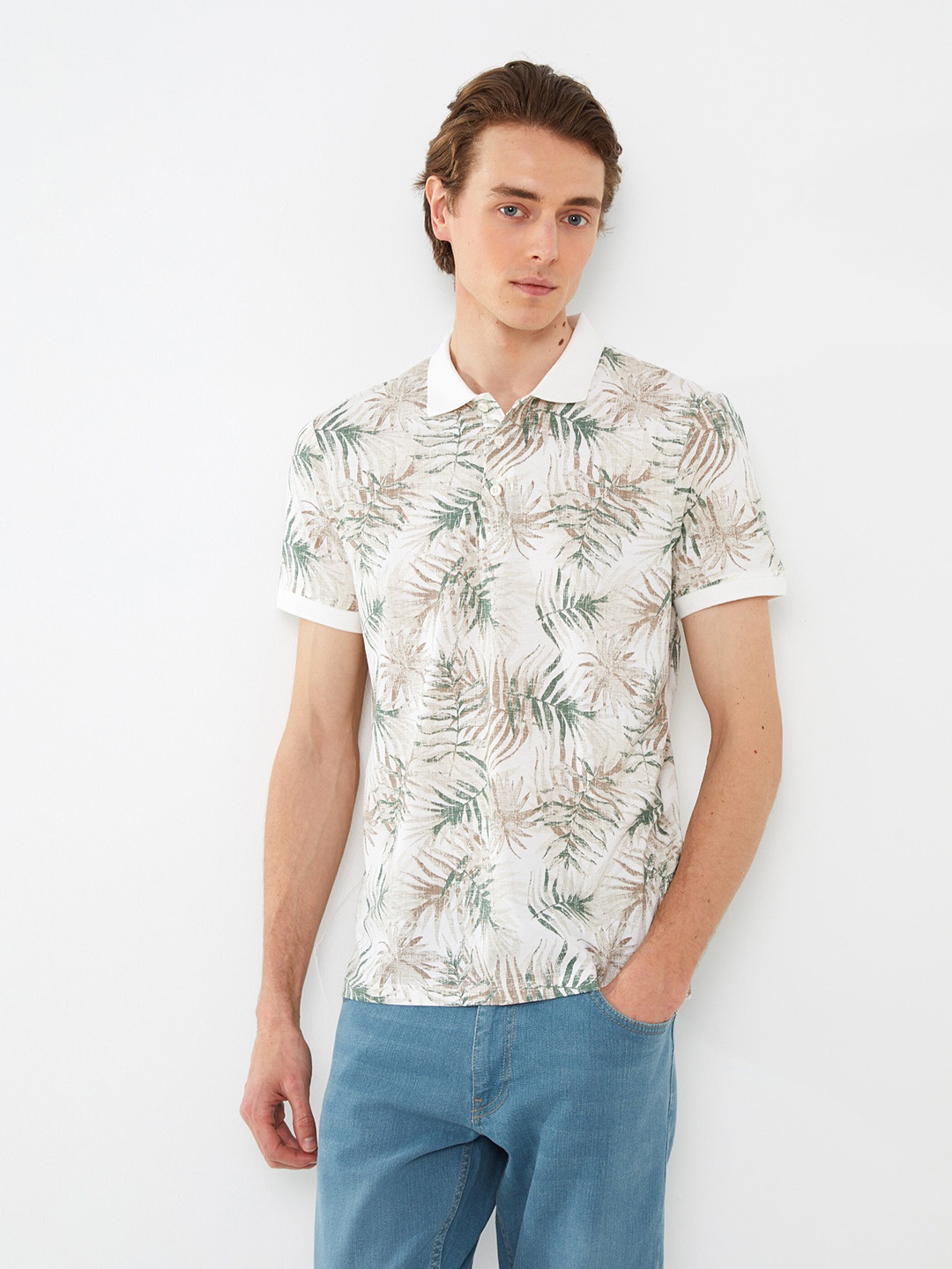 

LC Waikiki Tropical Printed Pure Cotton Polo T-shirt, Cream