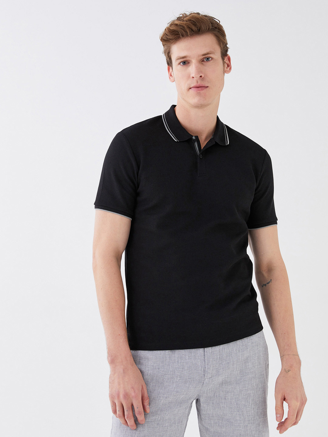 

LC Waikiki Men Polo Collar Slim Fit T-shirt, Black