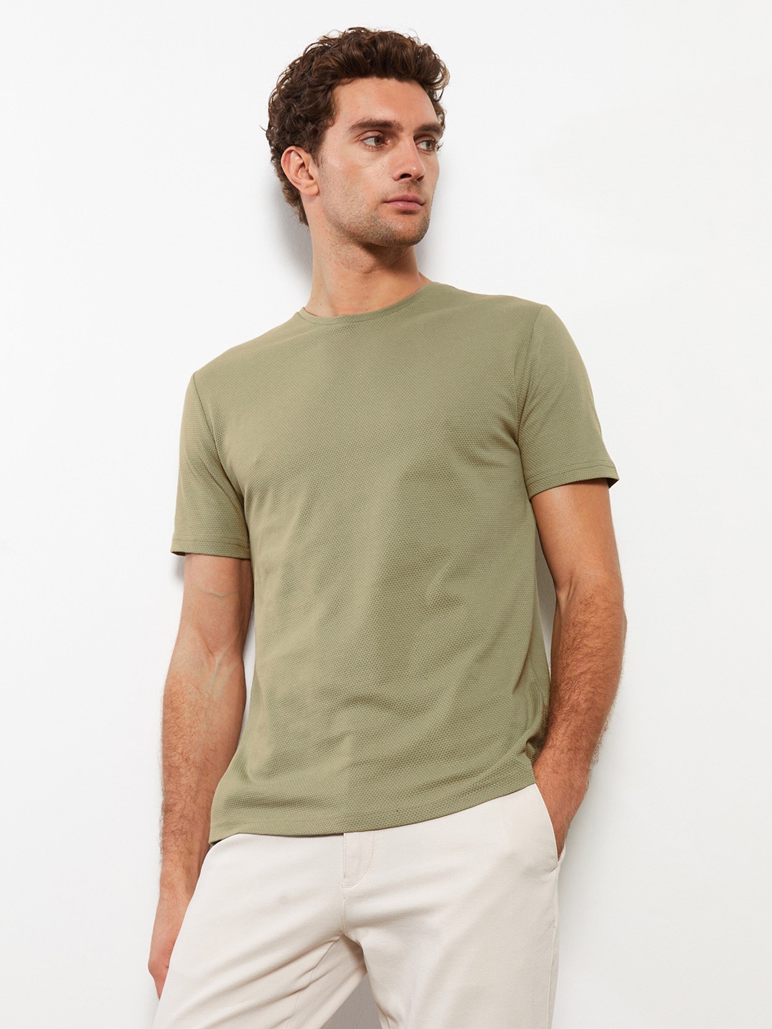 

LC Waikiki Men Pure Cotton Slim Fit T-shirt, Khaki