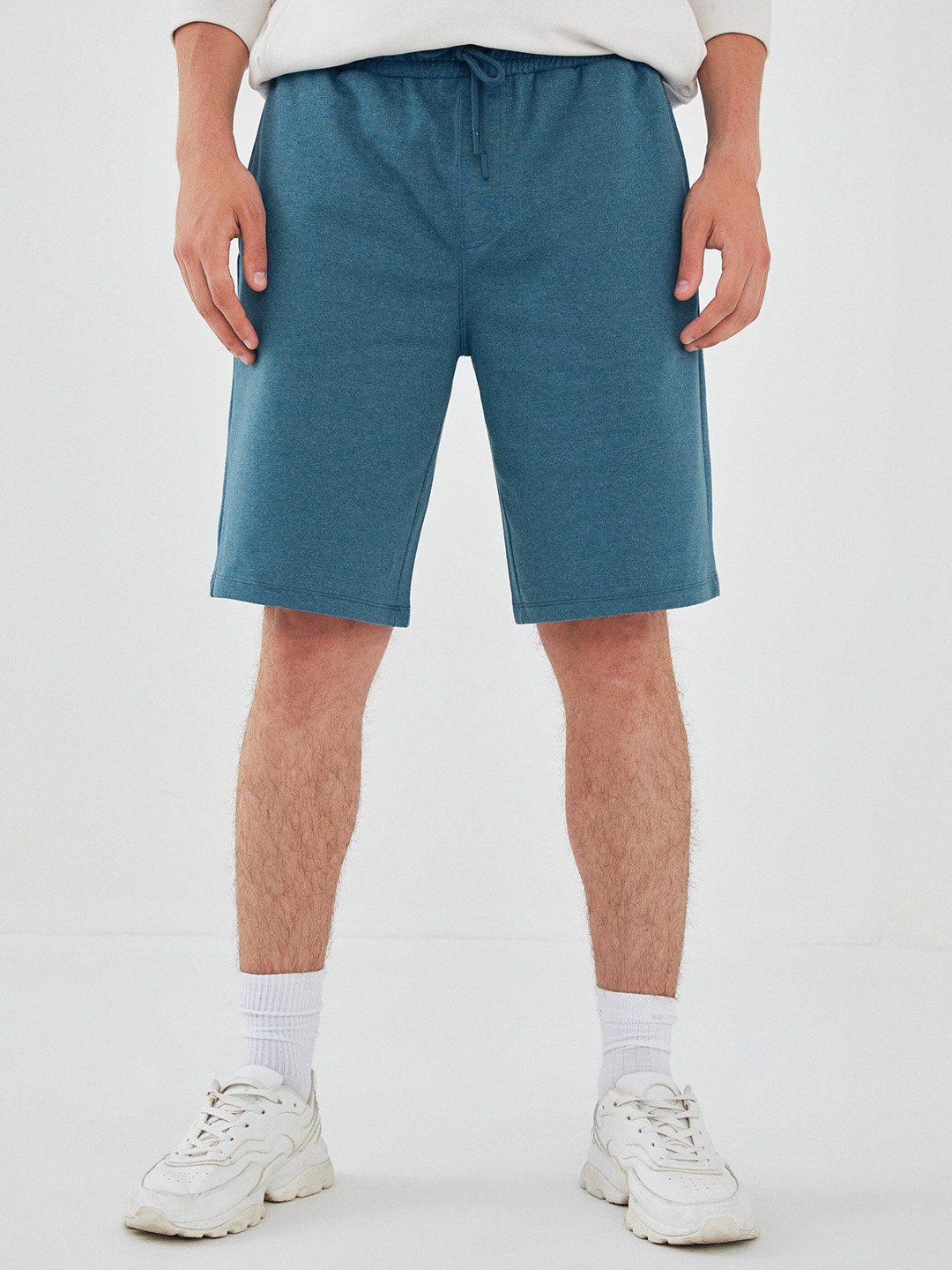 

LC Waikiki Men Solid Regular Fit Shorts, Blue