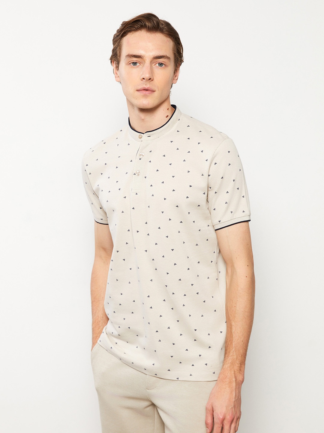 

LC Waikiki Men Printed Pure Cotton T-shirt, Beige