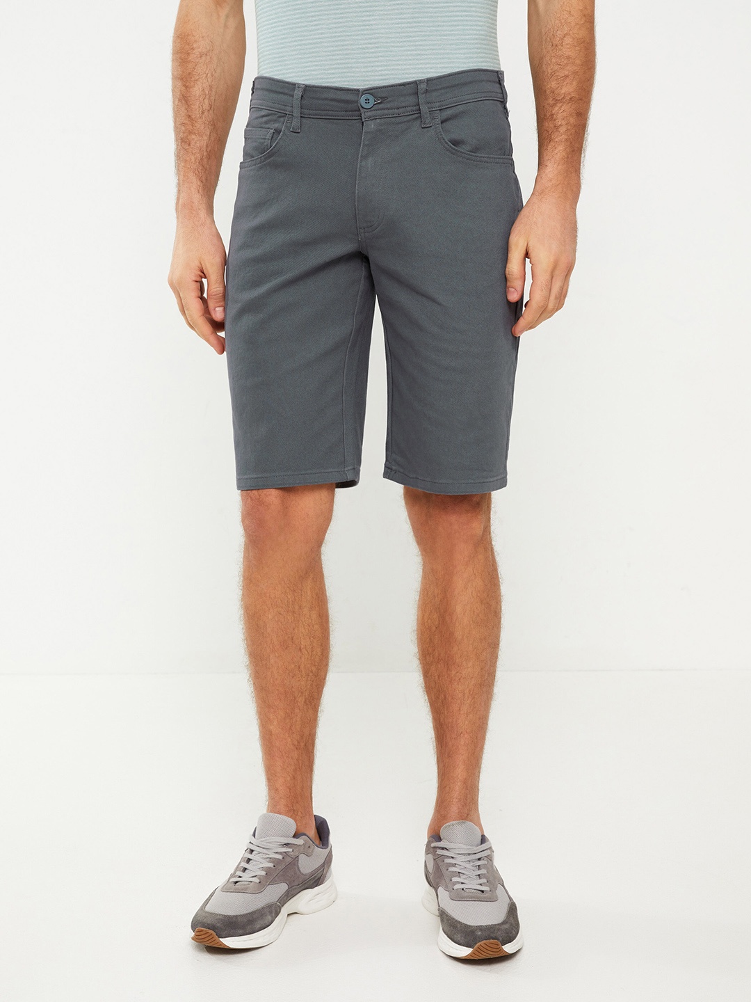 

LC Waikiki Men Slim Fit Denim Shorts, Grey