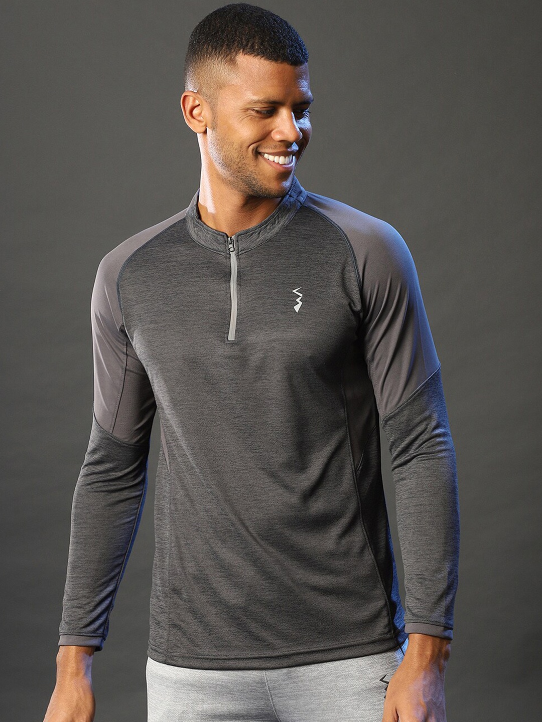 

Campus Sutra Charcoal Henley Neck Raglan Sleeves Dry-Fit T-shirt