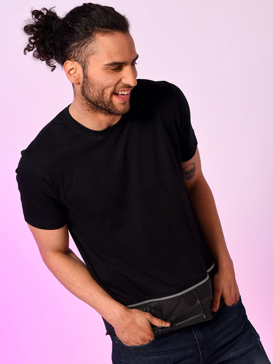 

Campus Sutra Round Neck Short Sleeves Cotton T-shirt, Black