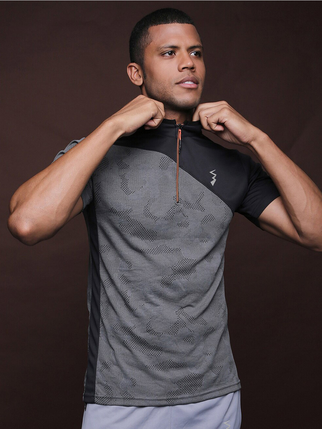 

Campus Sutra Black & Grey High Neck Short Sleeves Running Dry Fit Sports T-shirt